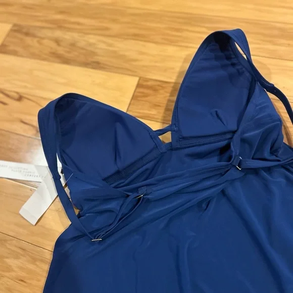 NWT Beyond Tummy Control Solid Essentials V Neck Tankini Top Swimsuit - Picture 10 of 16